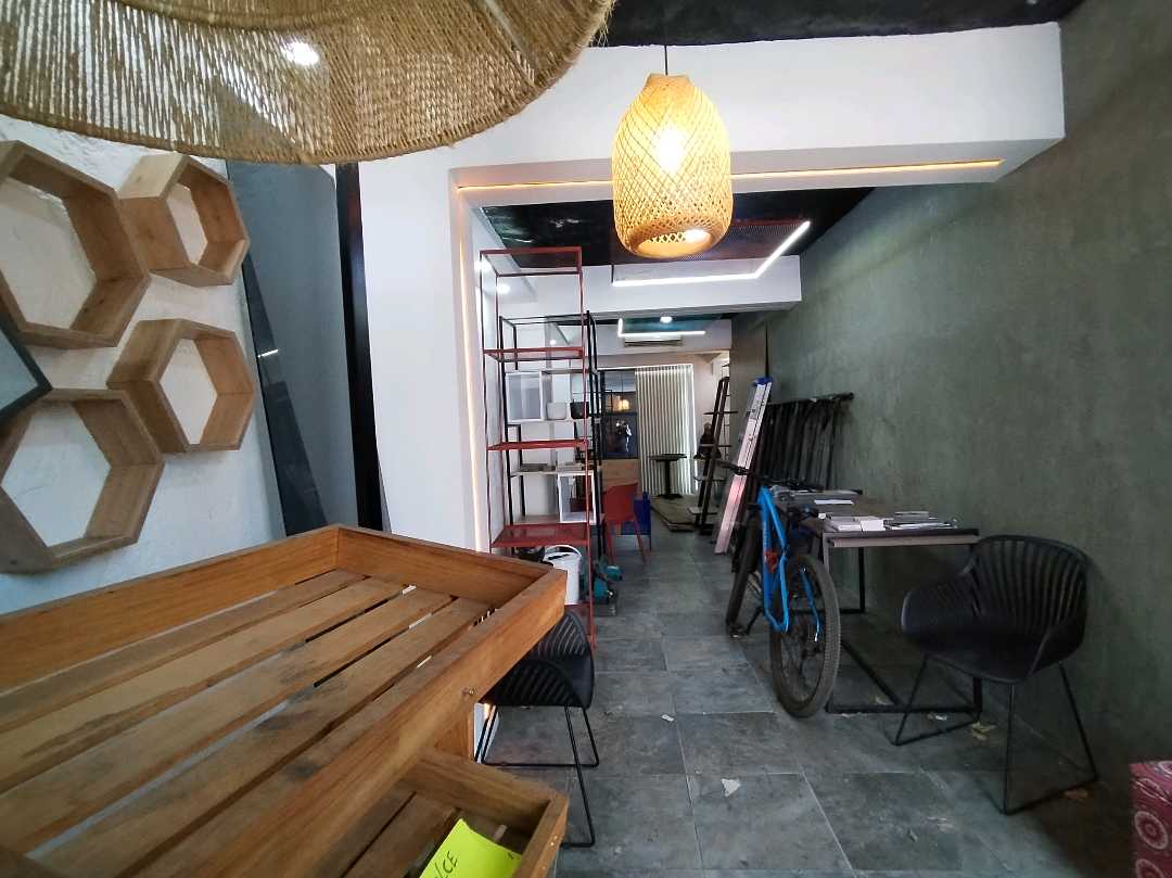 Local Comercial en Venta en Valencia, ave. Navas Espinola. EM-7548767 - Foto 1