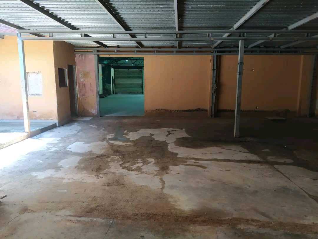 Venta de Local Comercial, en Naguanagua EM-8370317 - Foto 3