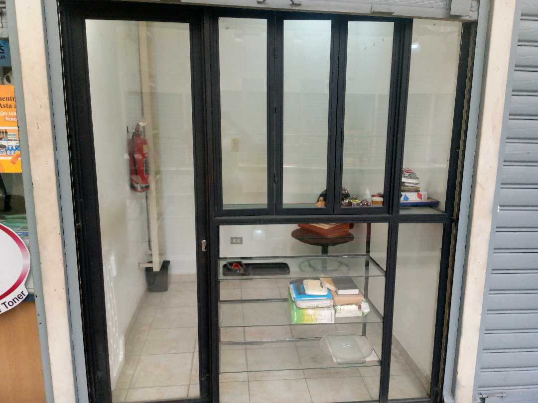 Local Comercial en Venta CC Gran Bazar Av. Lara DR-8116891 - Foto 1