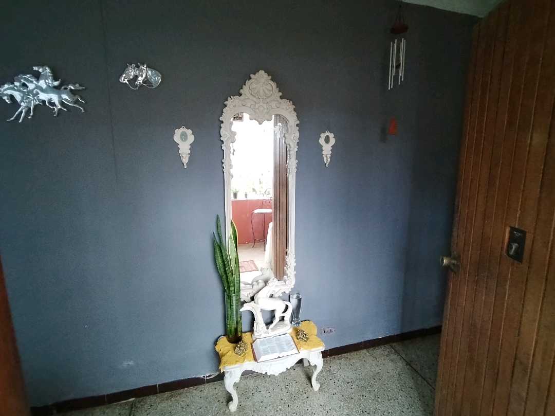 Casa en Venta en Las Palmas Urb. Camoruco Valencia EM-8370400 - Foto 3