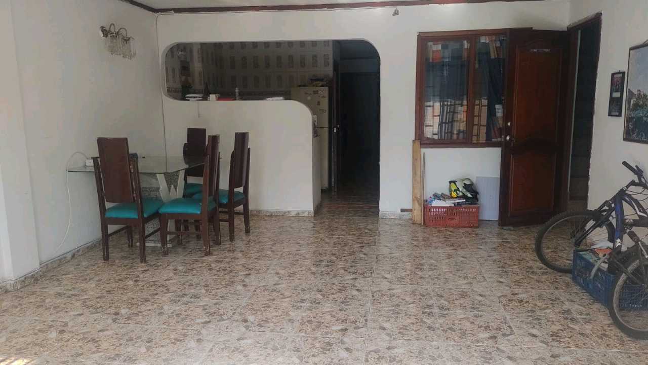 VENTA CASA TRIFAMILIAR COMERCIAL EL TRONCAL AMB