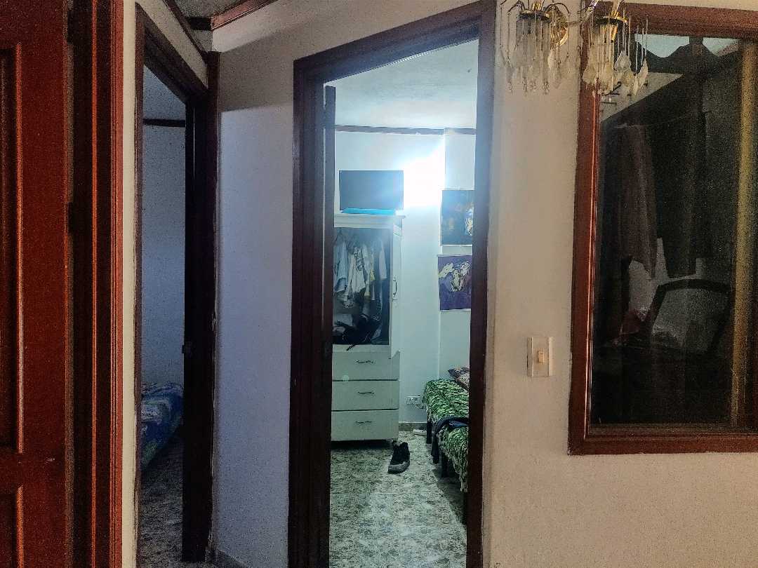 VENTA CASA TRIFAMILIAR COMERCIAL EL TRONCAL AMB