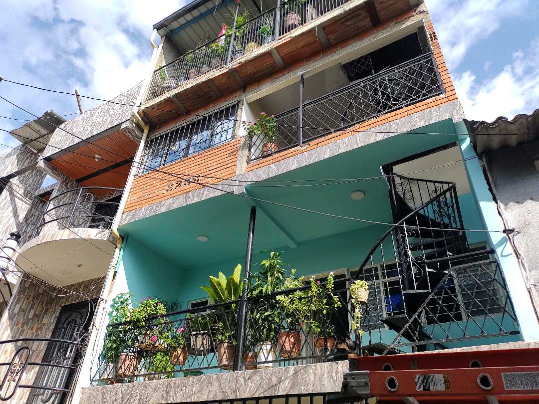 VENTA CASA TRIFAMILIAR ORIENTE NORTE SAN LUIS