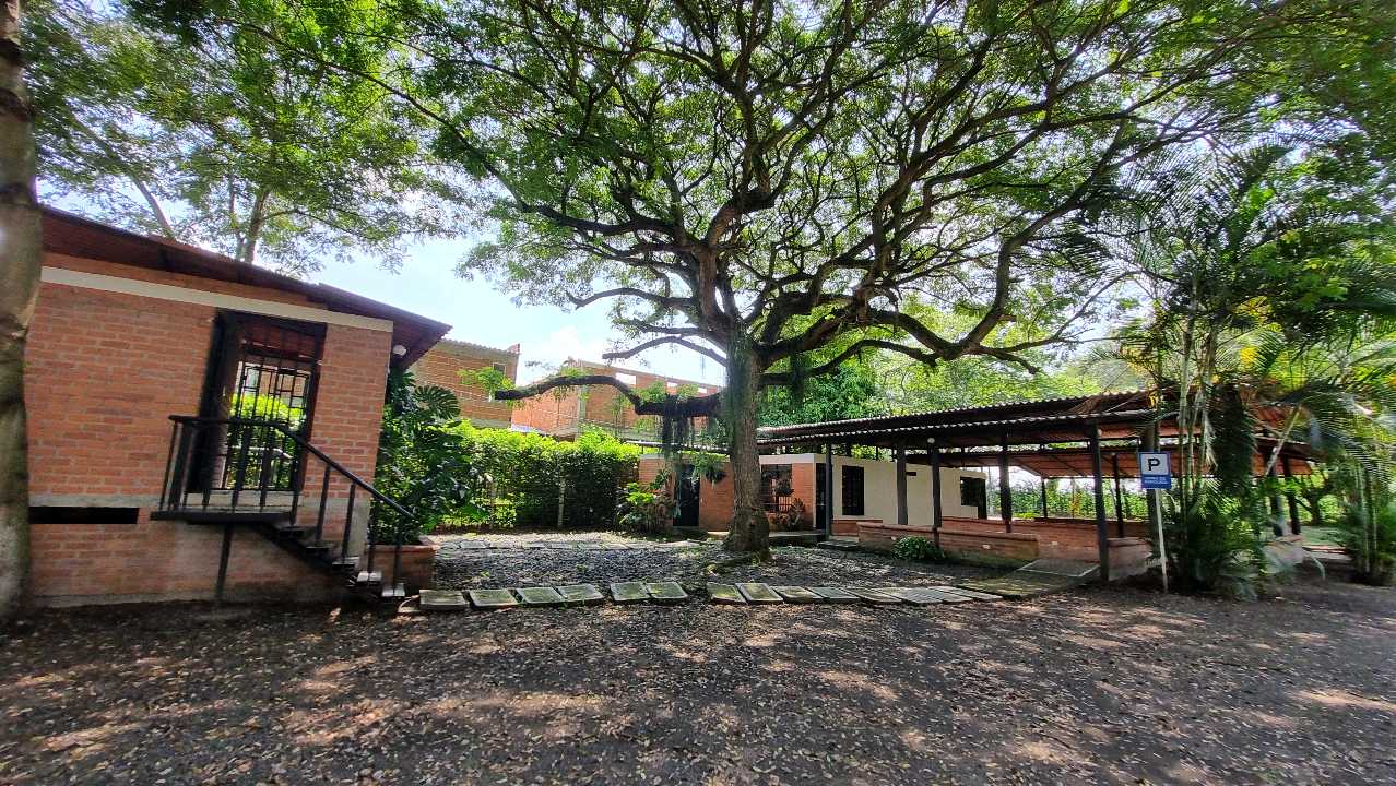 Venta de lotes campestres en condominio Guacari W8409730-ISA