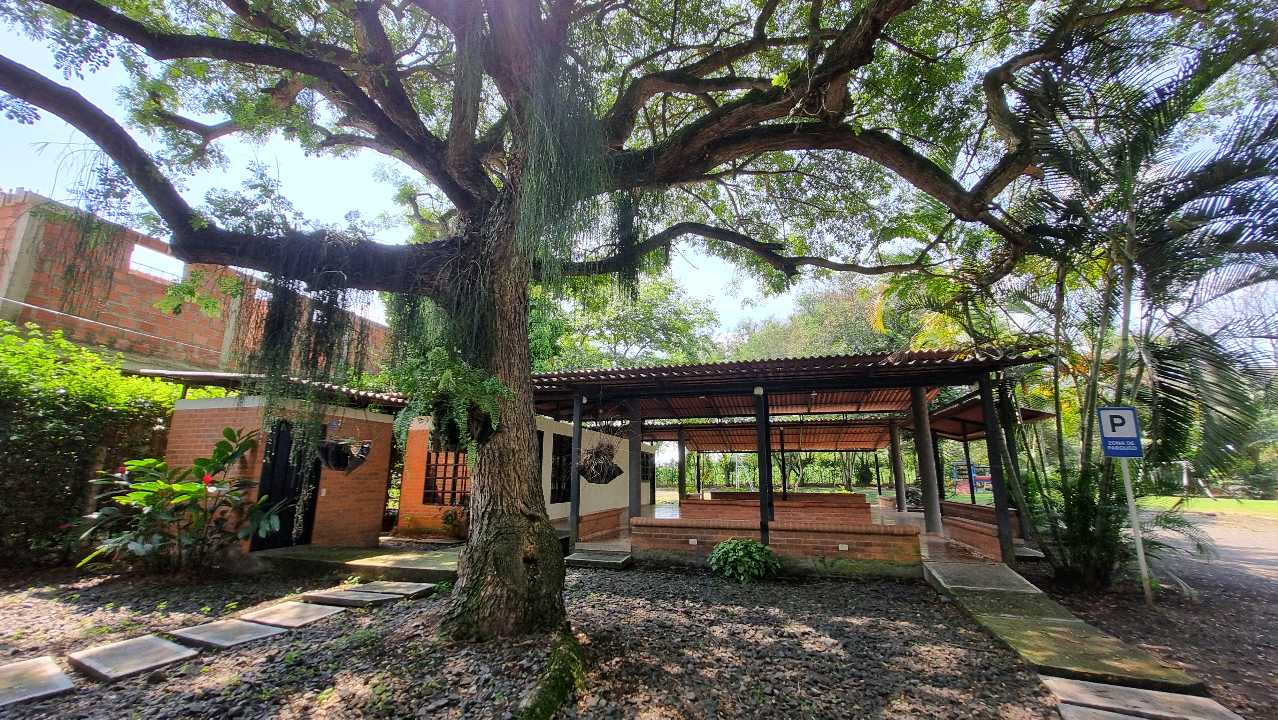 Venta de lotes campestres en condominio Guacari W8409730-ISA