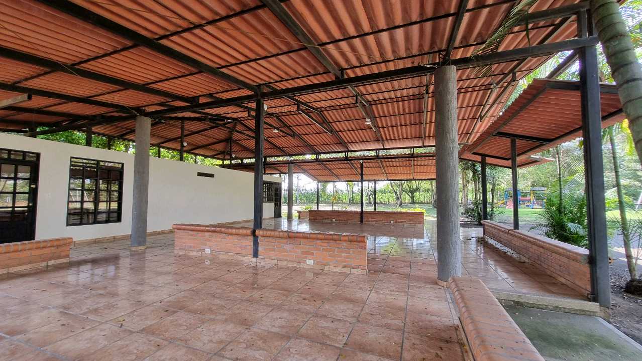 Venta de lotes campestres en condominio Guacari W8409730-ISA