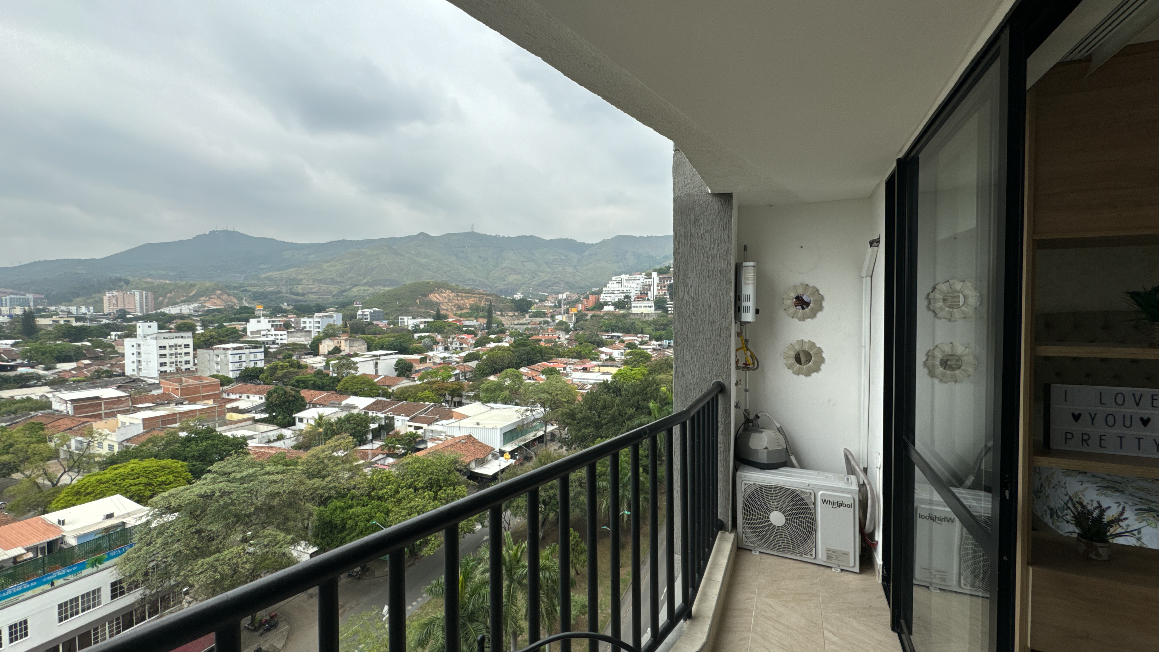 Vendo Aparta estudió  Alto Living Norte Cali Amoblado CW8572906 AI
