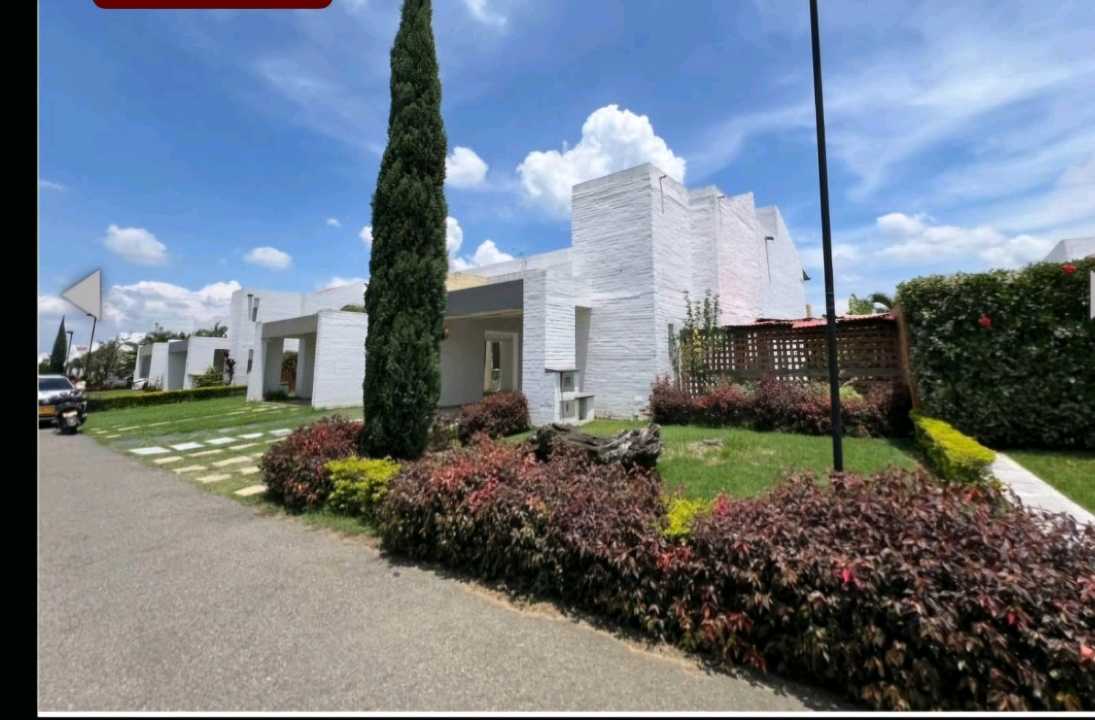 Venta casa el castillo Jamundí 4 habitaciones 350m2 CW8572913 AI