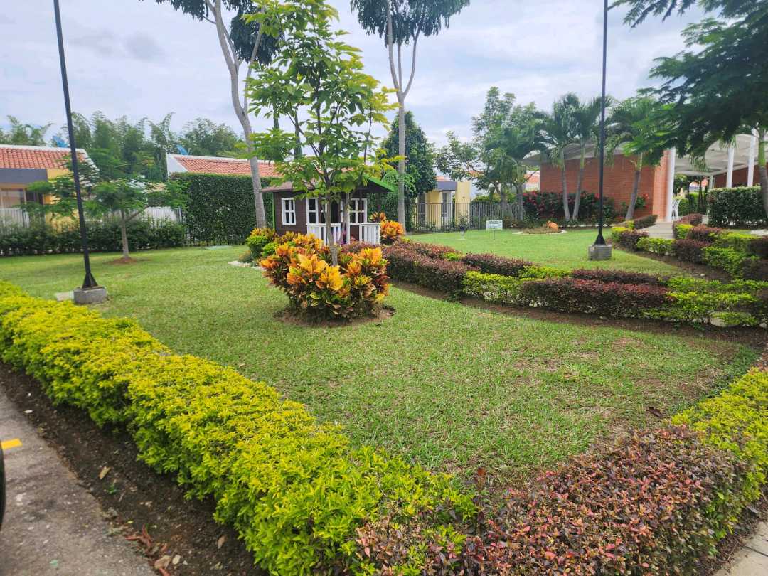 Venta casa el castillo Jamundí 4 habitaciones 350m2 CW8572913 AI