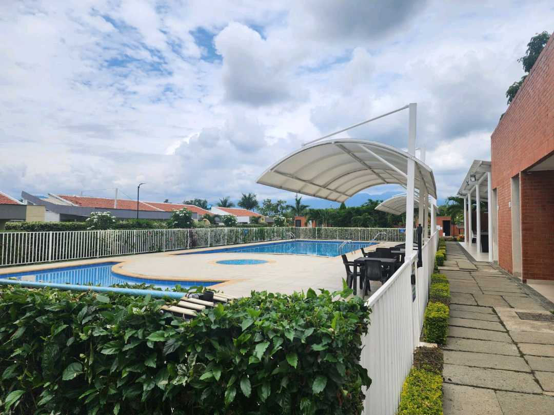 Venta casa el castillo Jamundí 4 habitaciones 350m2 CW8572913 AI