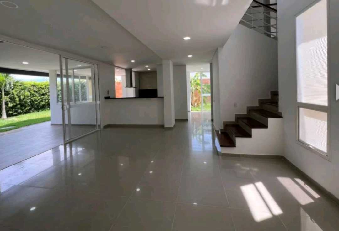 Venta casa el castillo Jamundí 4 habitaciones 350m2 CW8572913 AI