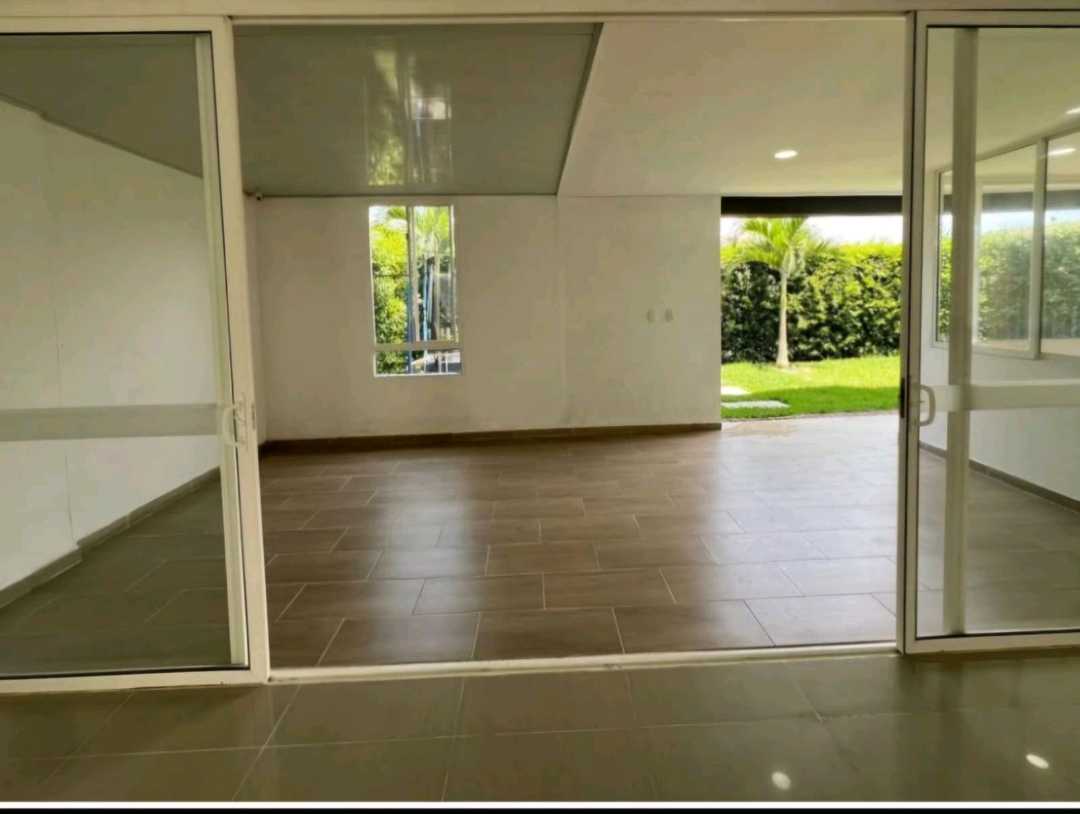Venta casa el castillo Jamundí 4 habitaciones 350m2 CW8572913 AI