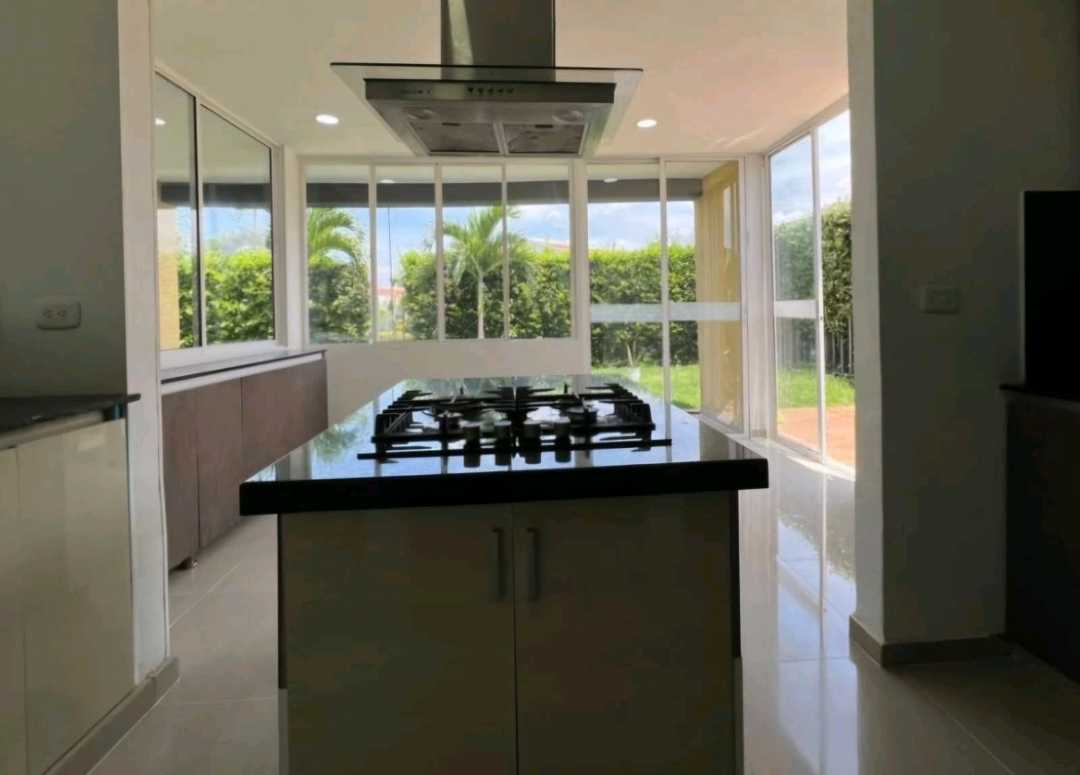 Venta casa el castillo Jamundí 4 habitaciones 350m2 CW8572913 AI
