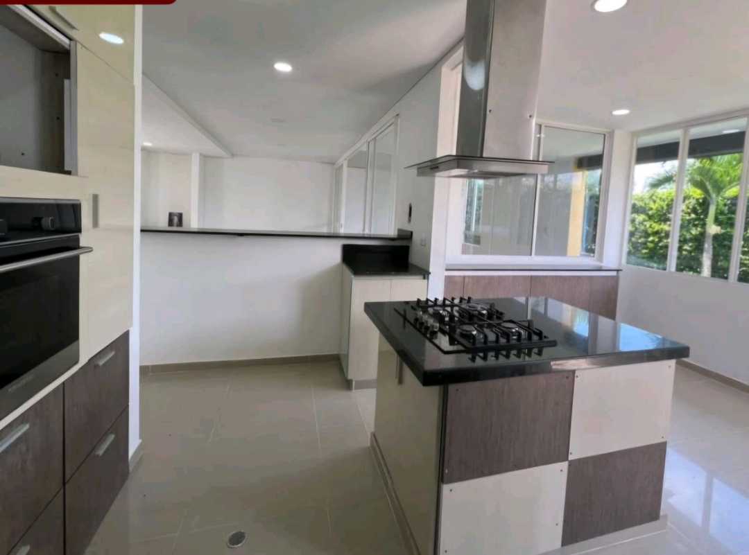 Venta casa el castillo Jamundí 4 habitaciones 350m2 CW8572913 AI