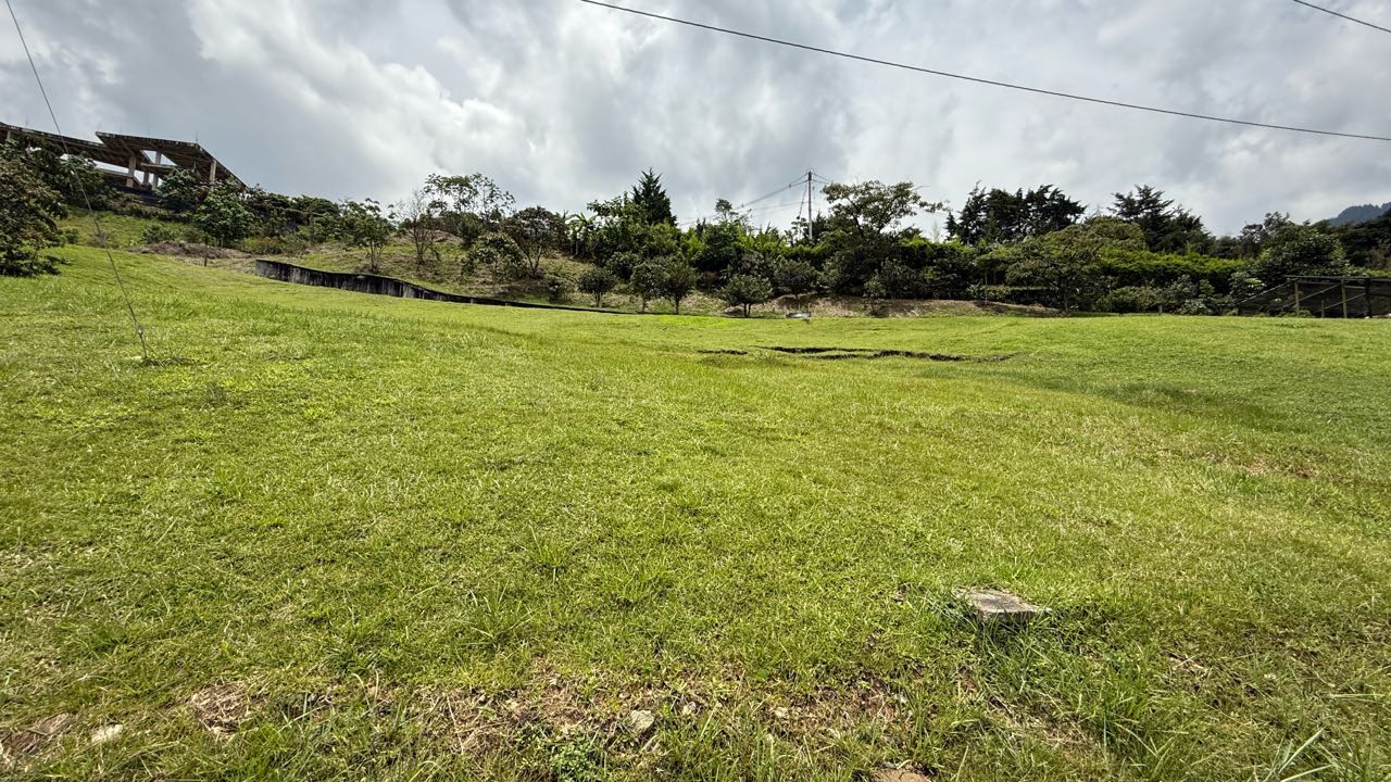 Excelente lote en venta con vista a Medellín, Los Balsos - El Poblado