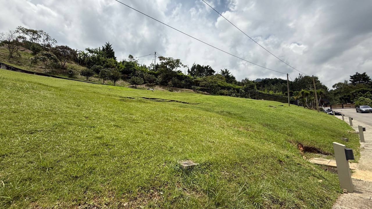 Excelente lote en venta con vista a Medellín, Los Balsos - El Poblado