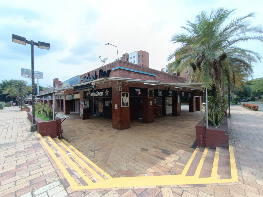 Arriendo local comercial en centro comercial la fontana