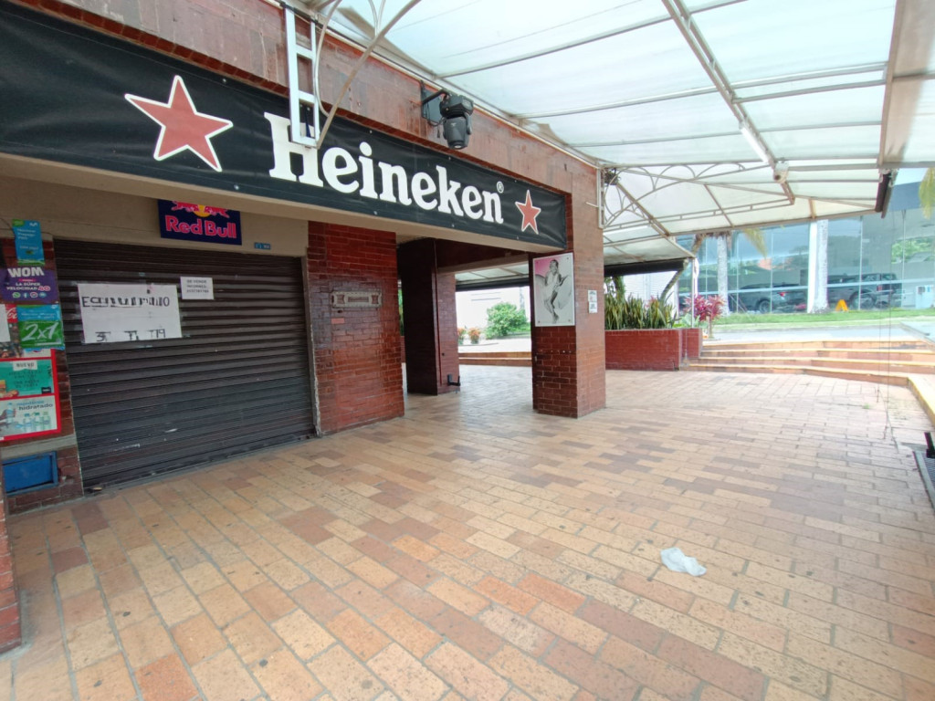 Arriendo local comercial en centro comercial la fontana