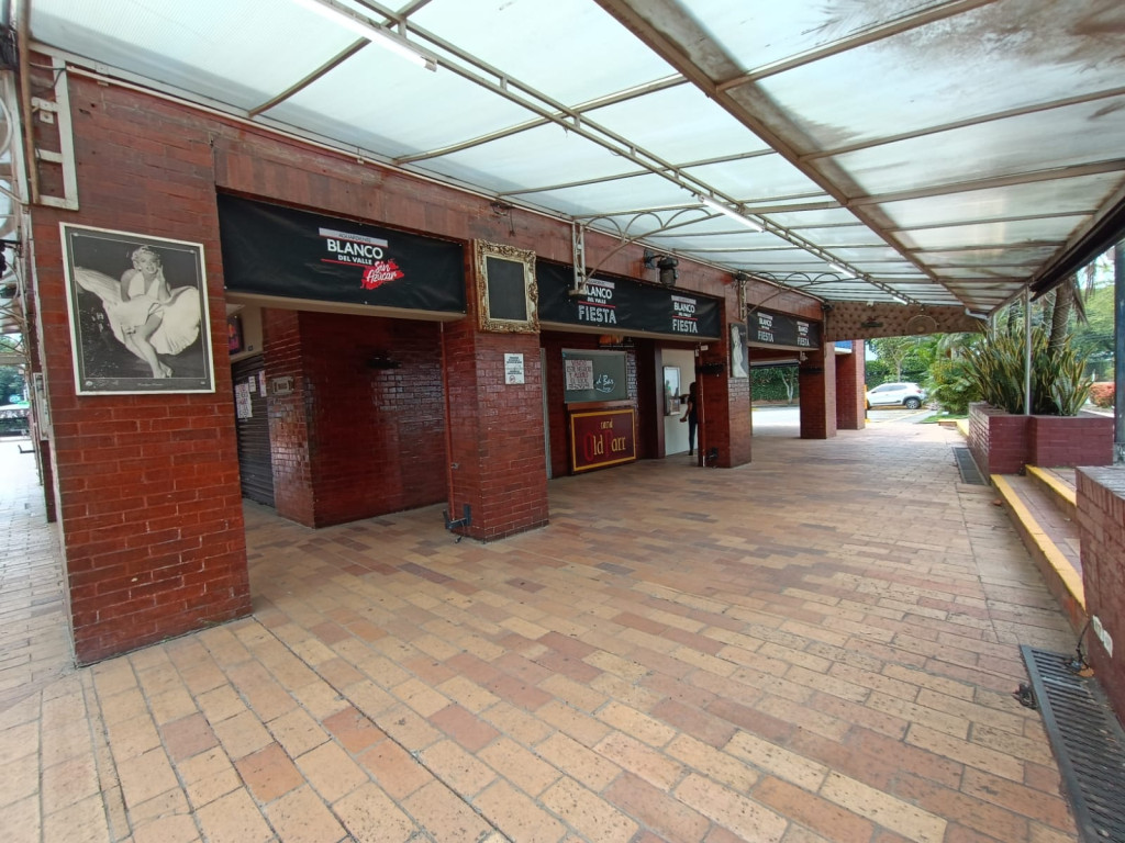 Arriendo local comercial en centro comercial la fontana