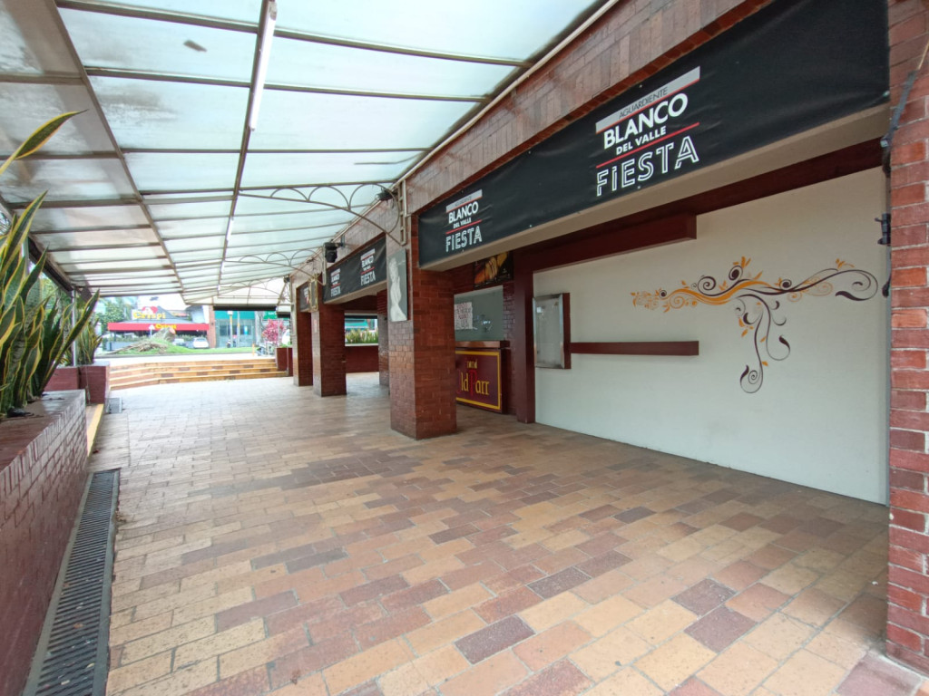 Arriendo local comercial en centro comercial la fontana
