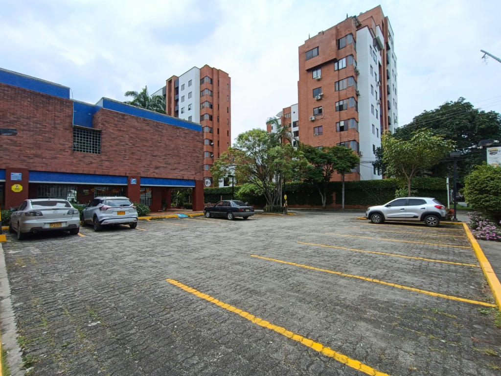 Arriendo local comercial en centro comercial la fontana