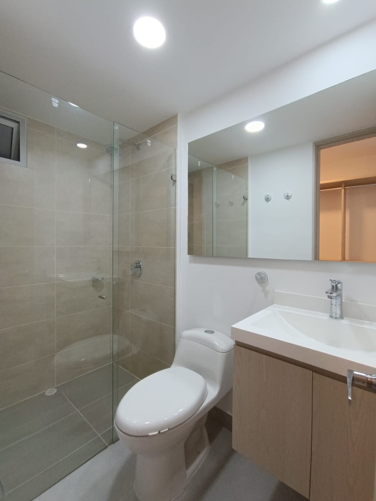 ARRIENDO APARTAMENTO EN VALLE DEL LILI - CALI