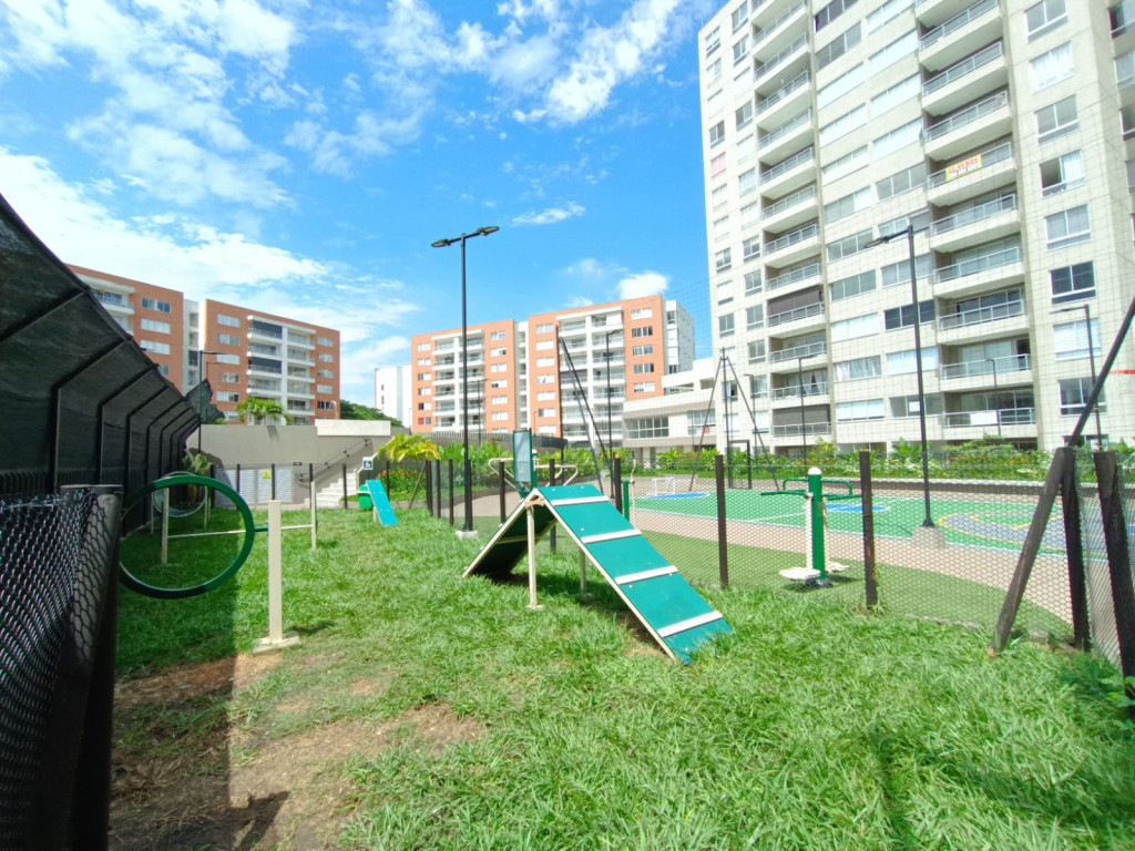 ARRIENDO APARTAMENTO EN VALLE DEL LILI - CALI