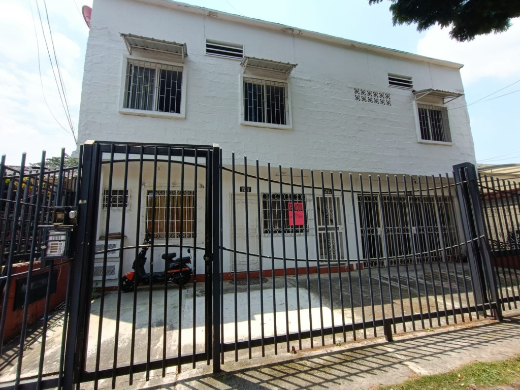 CASA EN VENTA PARA INVERSION AL NORTE DE CALI BARRIO PRADOS DEL NORTE