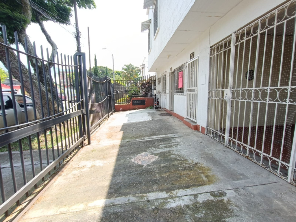 CASA EN VENTA PARA INVERSION AL NORTE DE CALI BARRIO PRADOS DEL NORTE