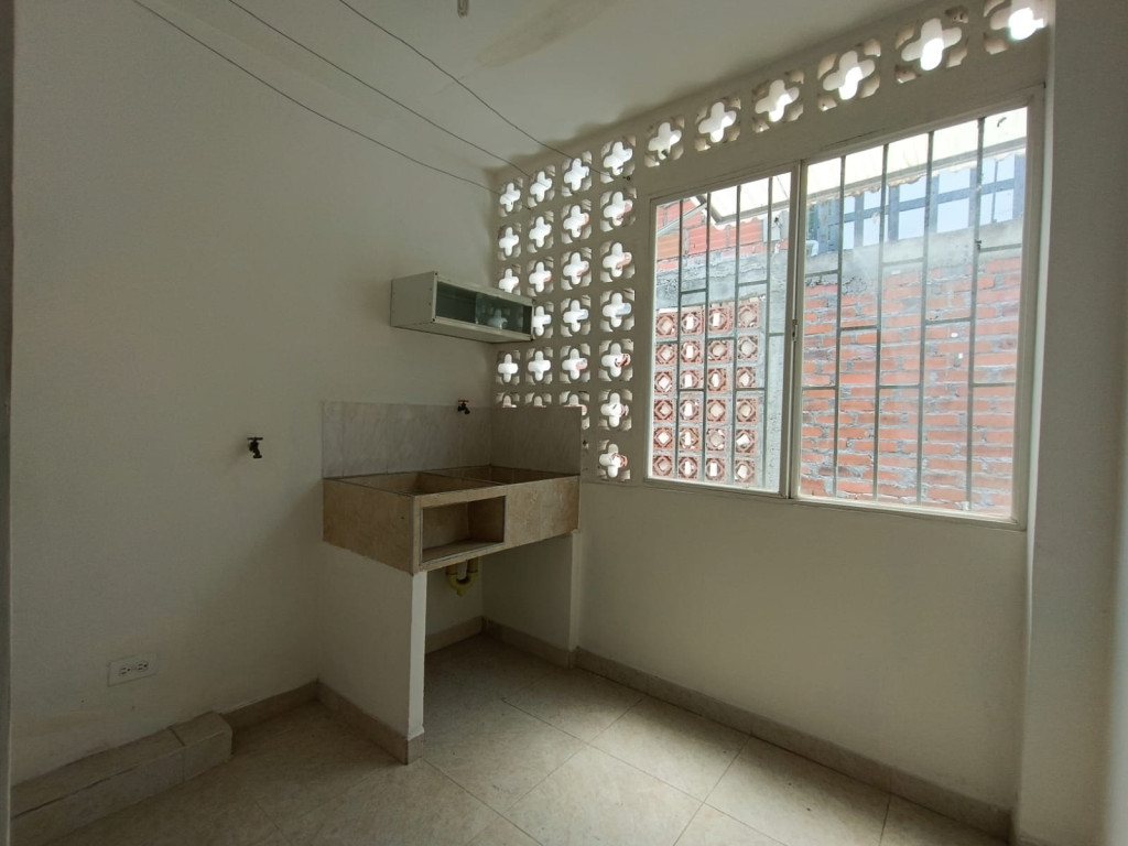 CASA EN VENTA PARA INVERSION AL NORTE DE CALI BARRIO PRADOS DEL NORTE