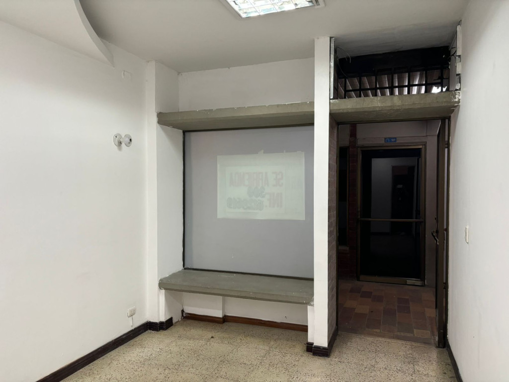 Arriendo local comercial en centro comercial la Fontana
