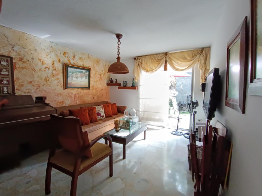 VENDO CASA EN BOSQUE DEL LIMONAR-CALI