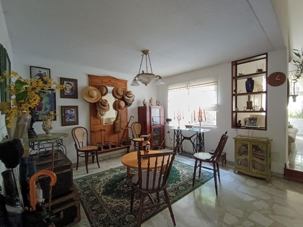 VENDO CASA EN BOSQUE DEL LIMONAR-CALI