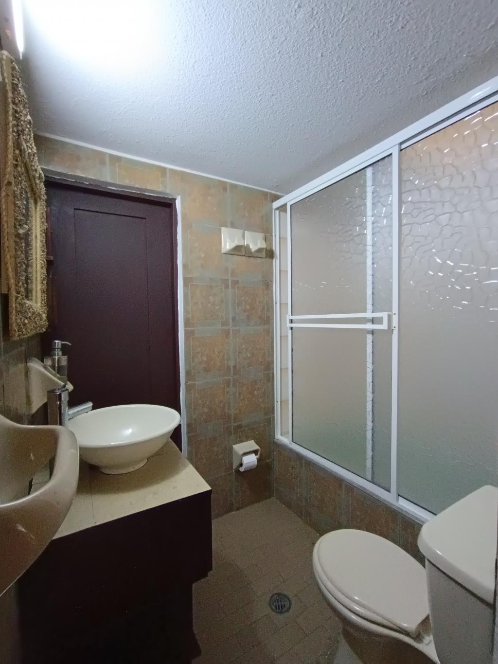 VENDO CASA EN BOSQUE DEL LIMONAR-CALI