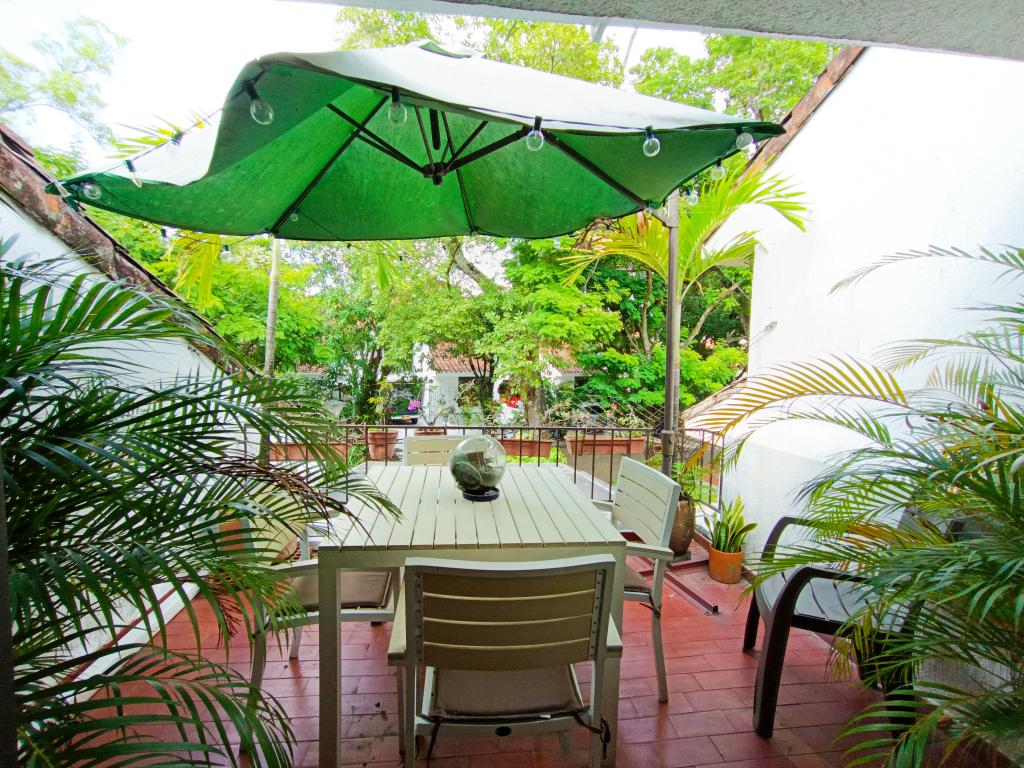 VENDO CASA EN BOSQUE DEL LIMONAR-CALI