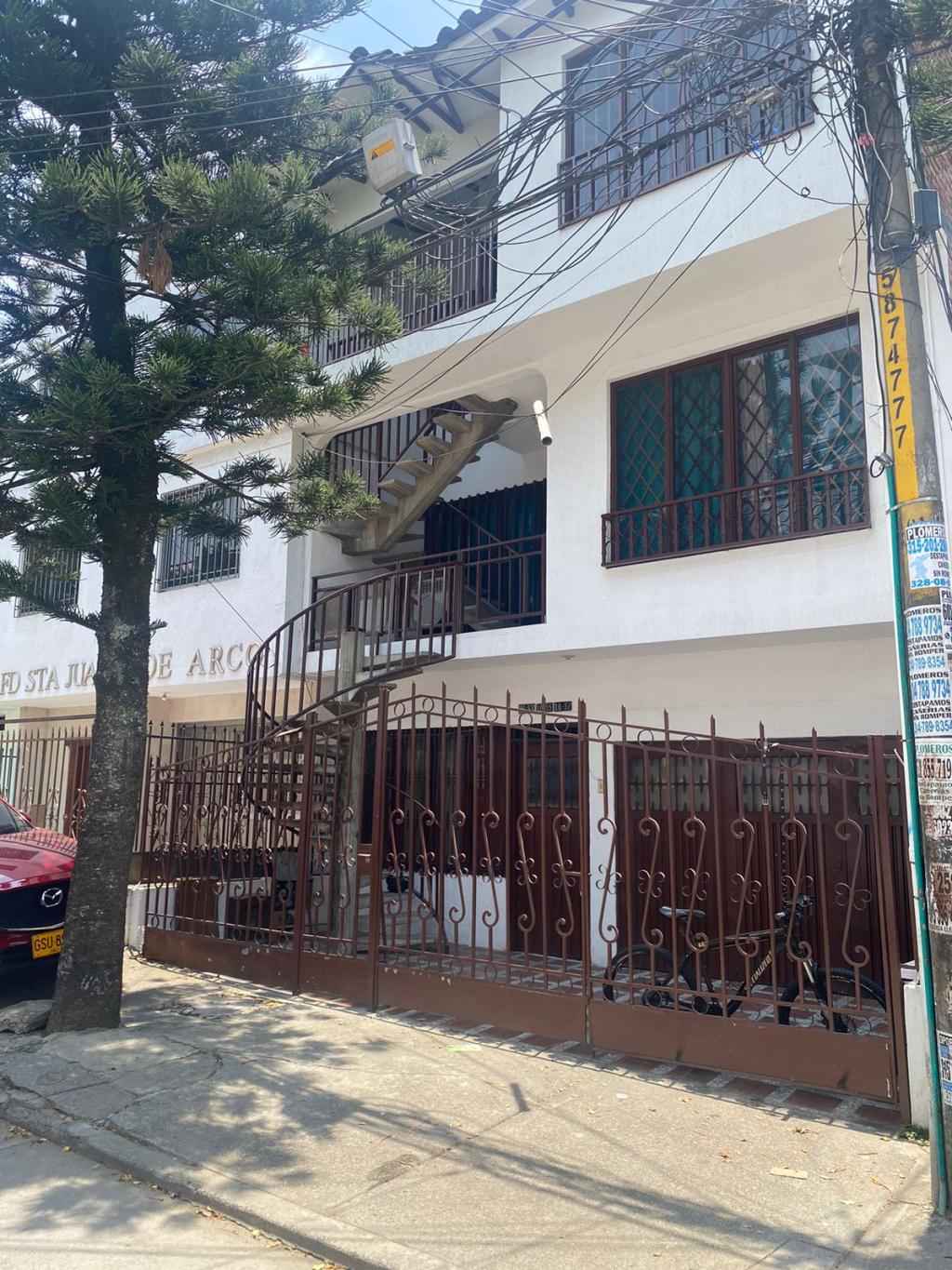 VENDO CASA BARRIO LAS GRANJAS-CALI