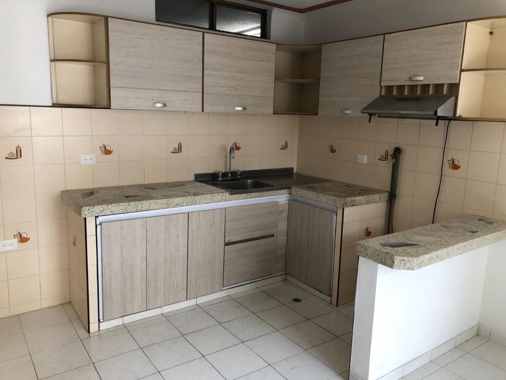 VENDO CASA BARRIO LAS GRANJAS-CALI