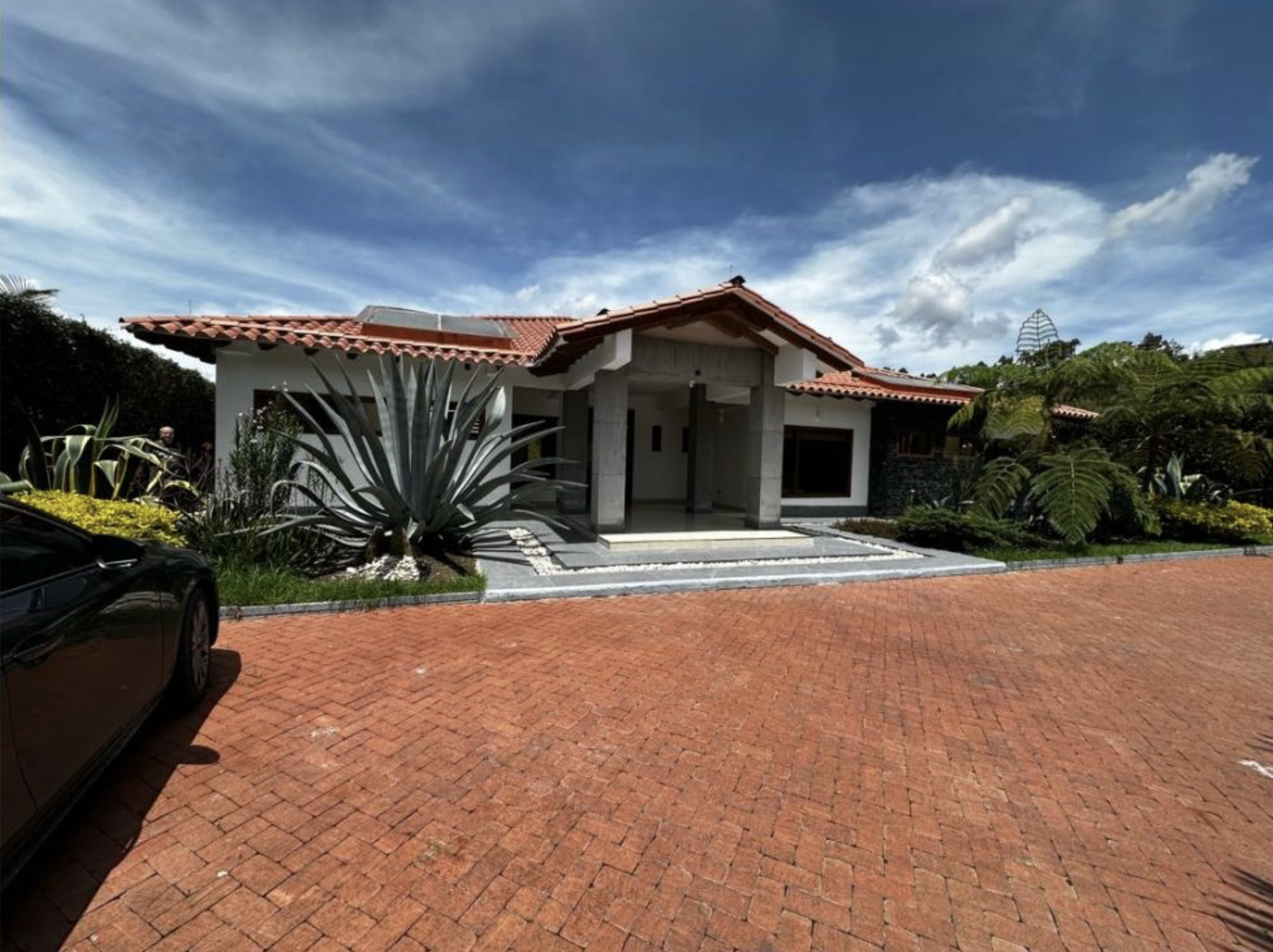 venta casa llanogrande cerca al aeropuerto 