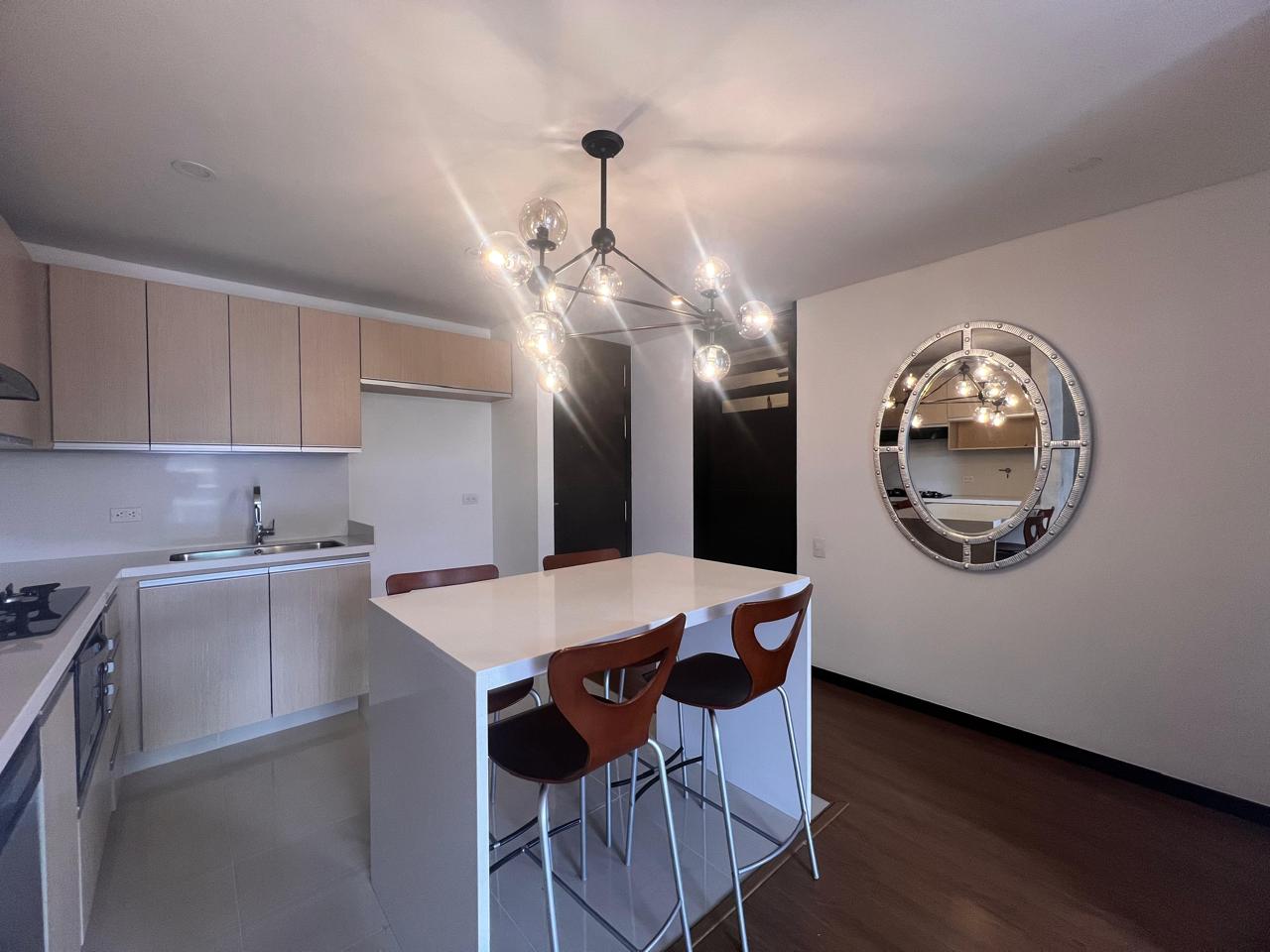 arriendo apartamento tipo loft Poblado Medellin 