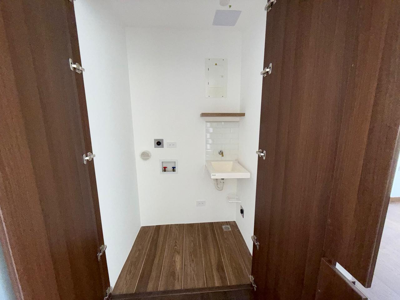 Edificio Arath Zona 10 Apartamento en Venta  - Miniatura 9