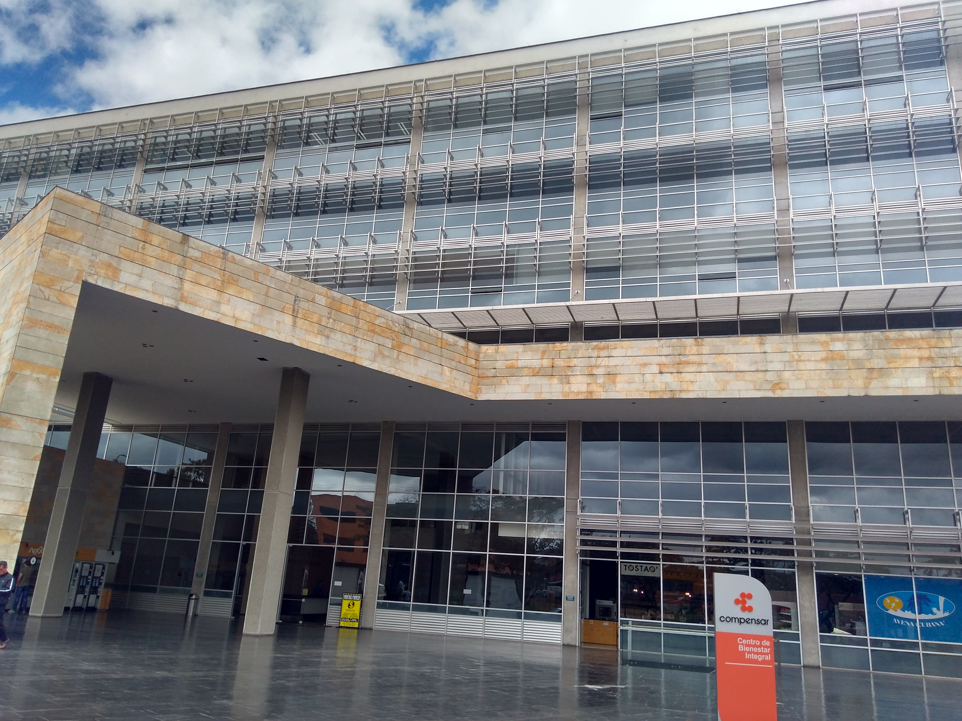 ARRIENDO OFICINAS ZONA FRANCA