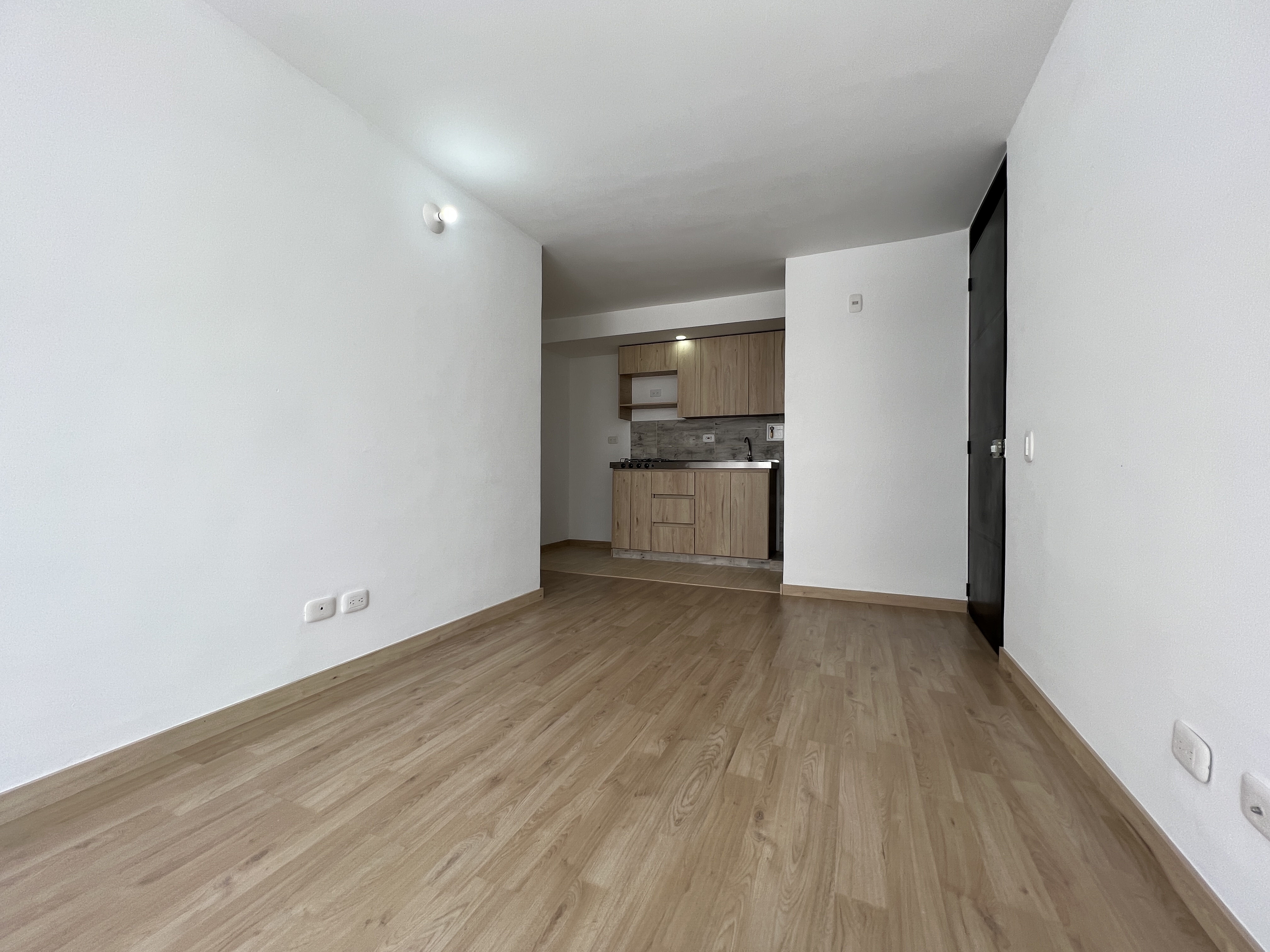 Apartamento 3er piso con parqueadero y sin ascensor unidad completa