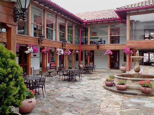 LOCAL HACIENDA STA BARBARA  - VTA.1400 MILL - ARR 12 MILL + ADMIN.