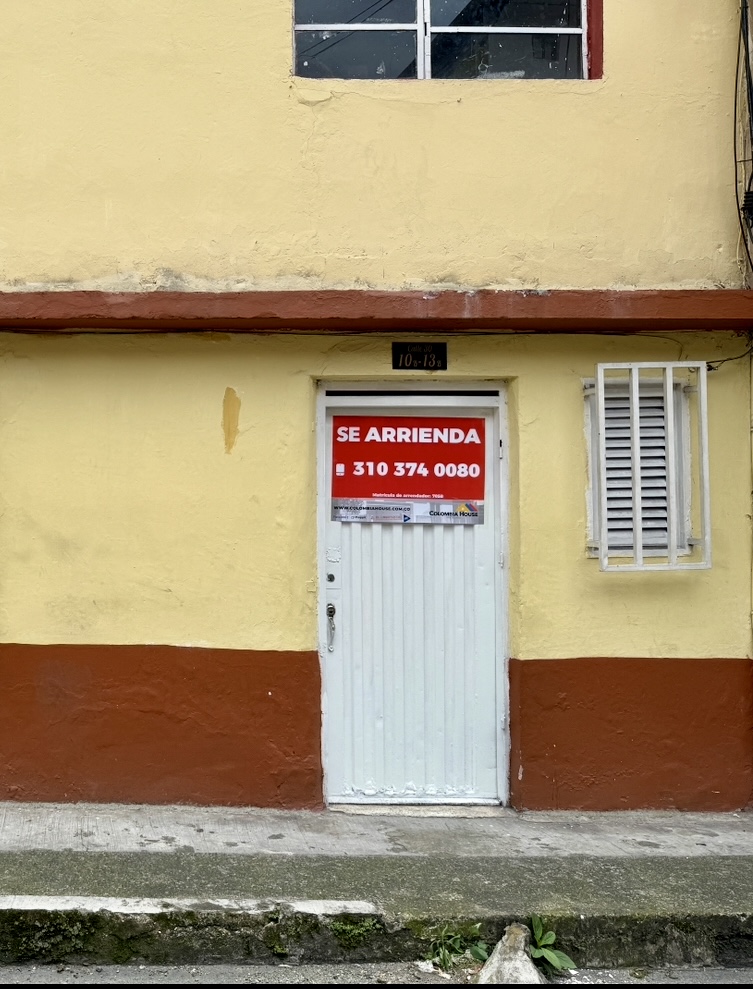 APARTAESTUDIO EN RENTA 