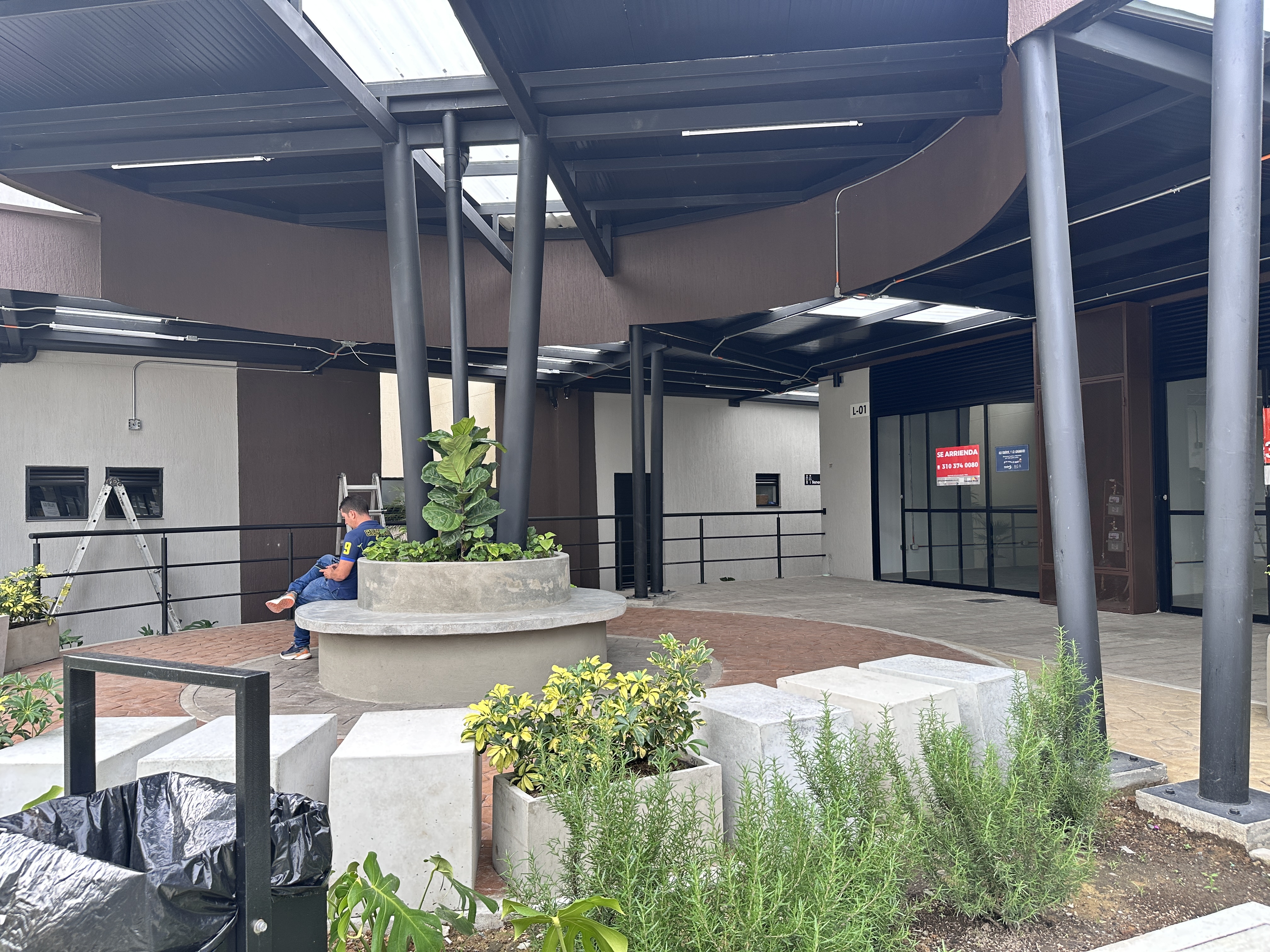 Imagen de LOCAL EN RENTA MALL KOA  ZONA ROSA DOSQUEBRADAS