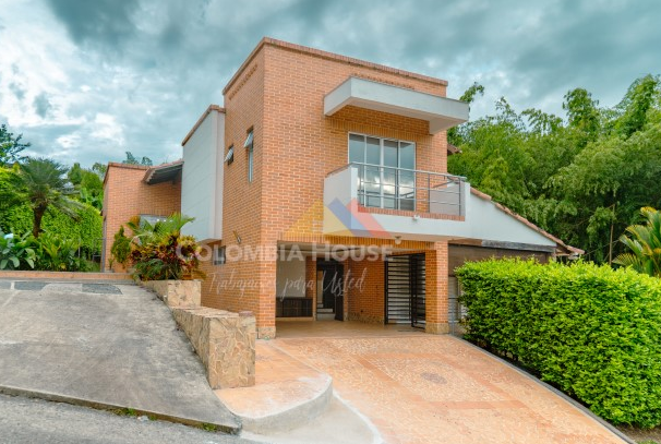 CASA CAMPESTRE EN CERRITOS EN VENTA