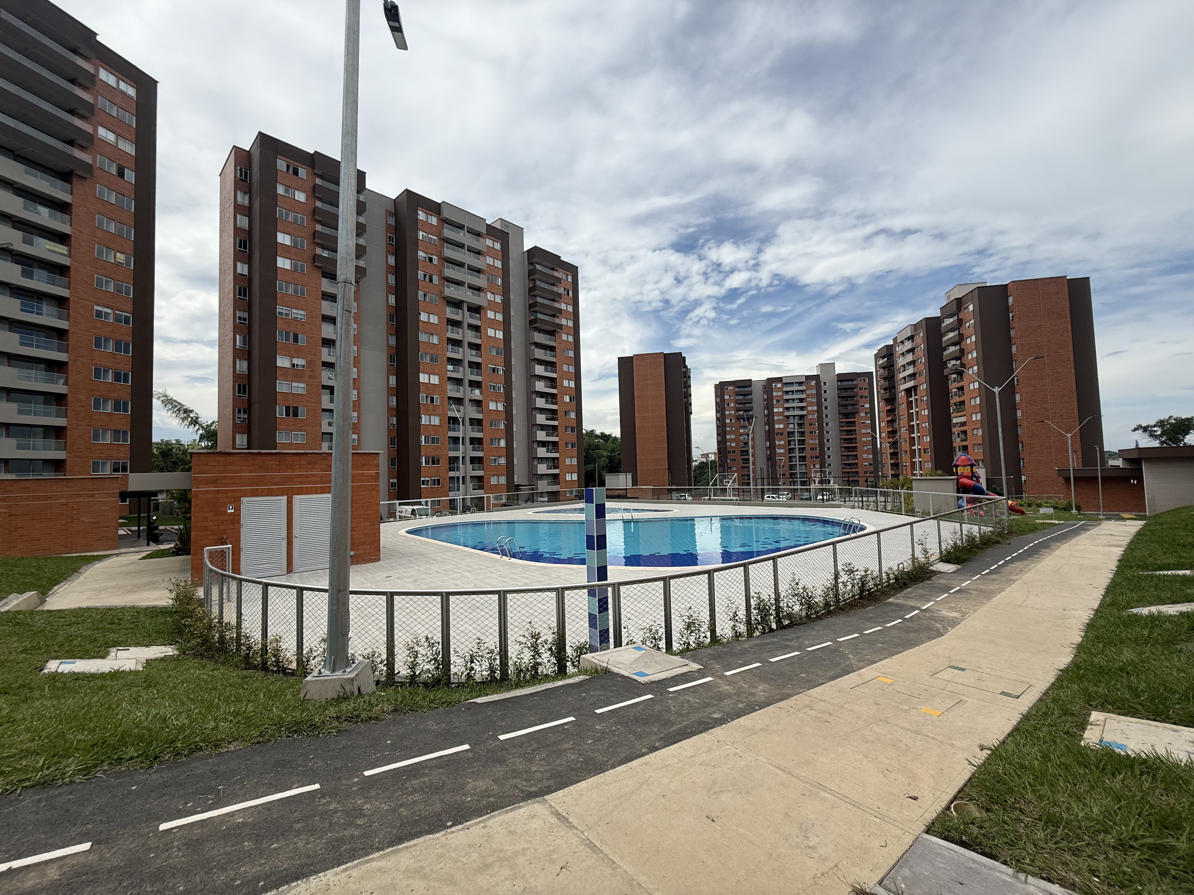 Imagen de APARTAMENTO EN VENTA CONJ. SENDEROS DE SAN SILVESTRE, AV SUR 