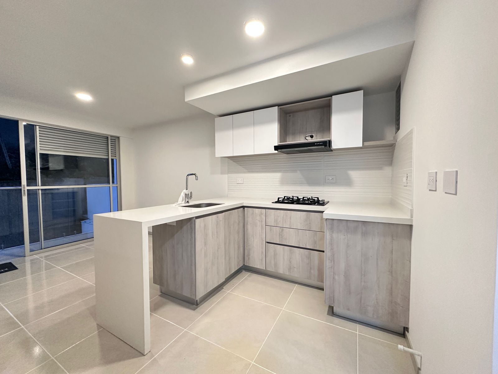 APARTAMENTO EN RENTA EN CAÑA VIVA 