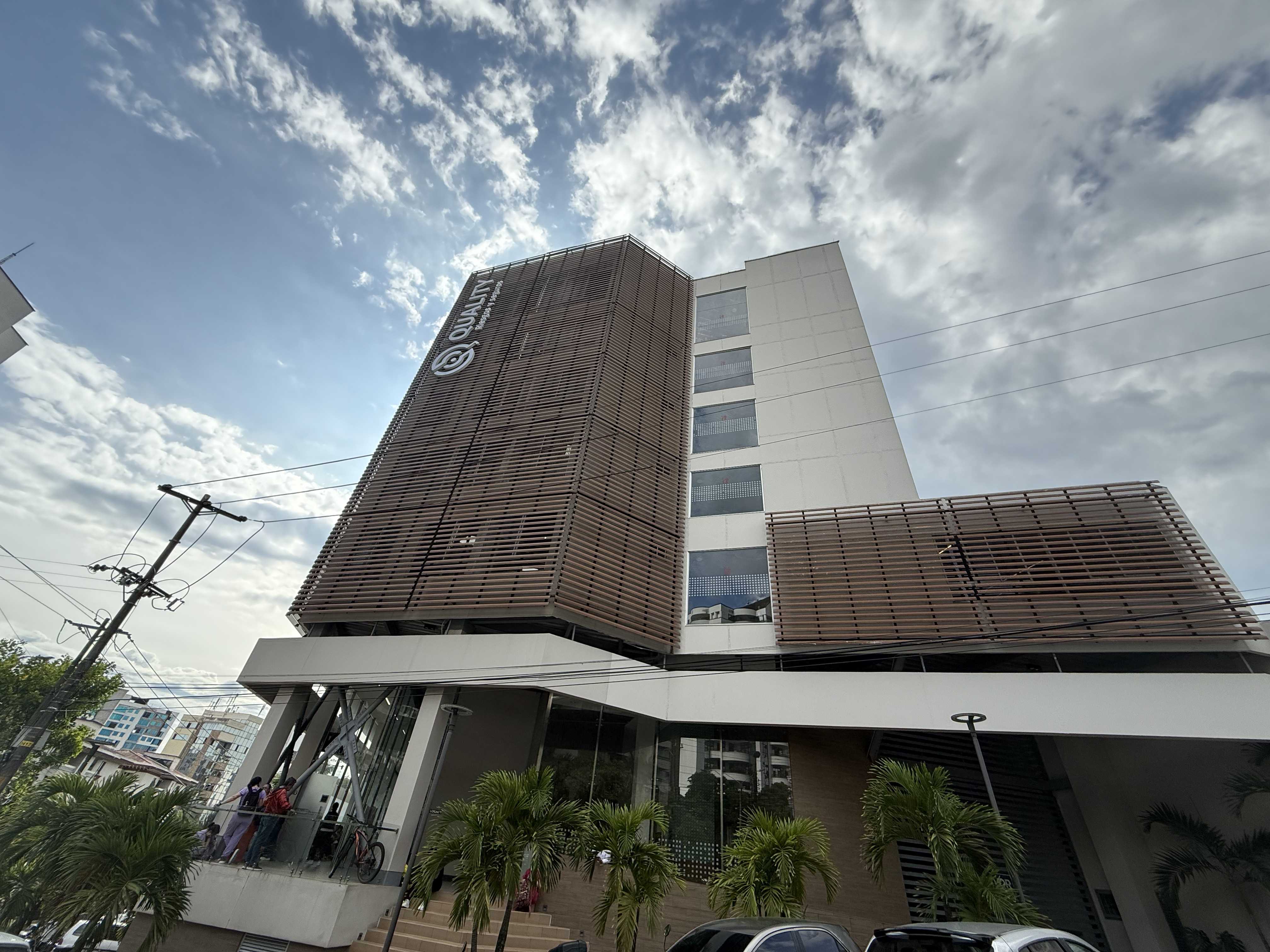 OFICINA EN VENTA, PINARES - PEREIRA 