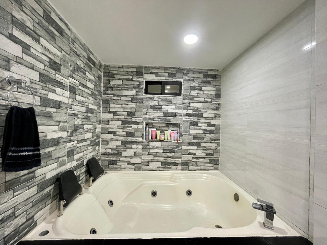 Imagen de En Venta Hemosa y Amplia Casa Av Sur- Pereira